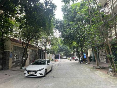 Nhà 2 tầng Xách Vali sang trọng - Diện tích rộng, giá ưu đãi, sở hữu ngay!